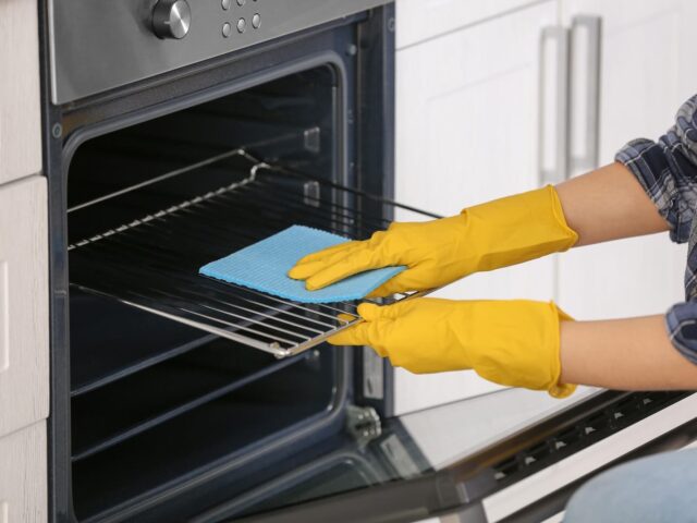Prepping Your Oven for the Holiday Season: What to Do Before and After